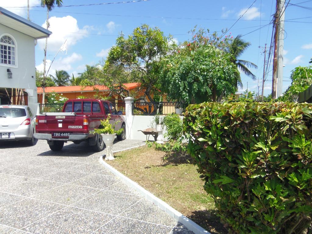 Airport Inn Piarco Bagian luar foto